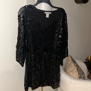 WD +NY.  Sequined tunic. Large and small sequined. Size Xl